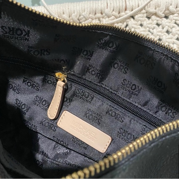 Michael Kors Pebble Leather Shoulder Bag - Picture 2 of 3